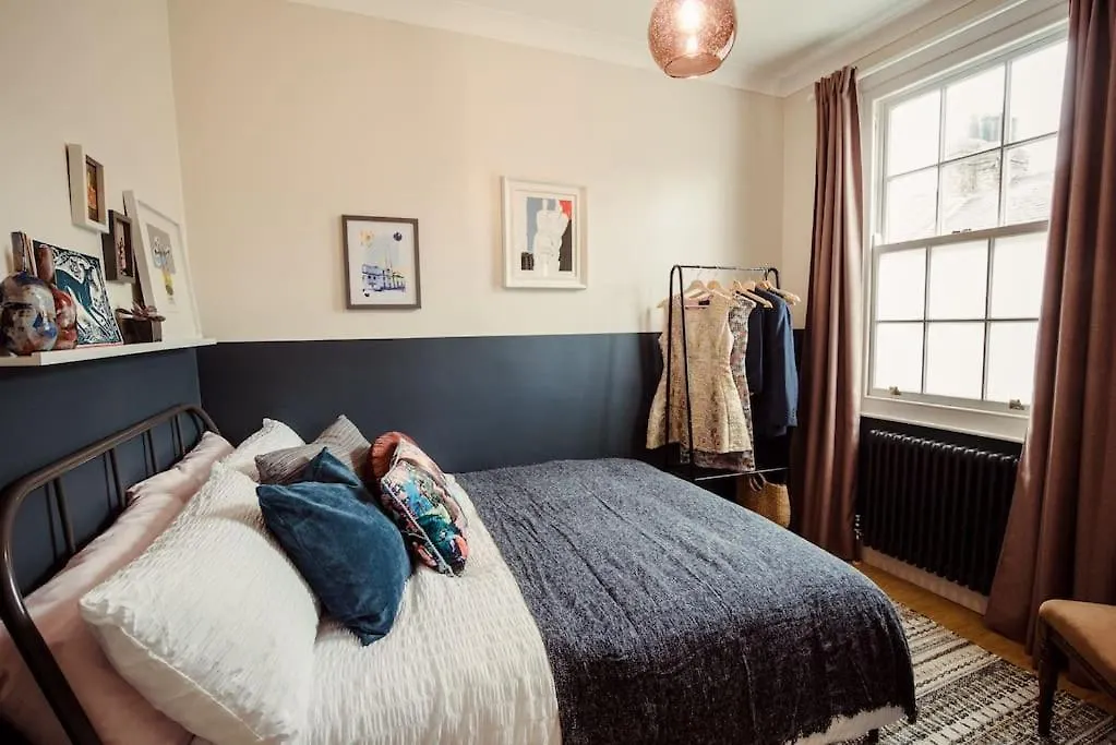 Artistic Hideaway Within York'S Ancient City Walls Vakantiehuis York