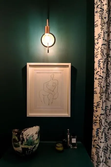 Artistic Hideaway Within York'S Ancient City Walls York
